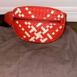 BOTTEGA VENETA BELT BAG - BRAND NEW